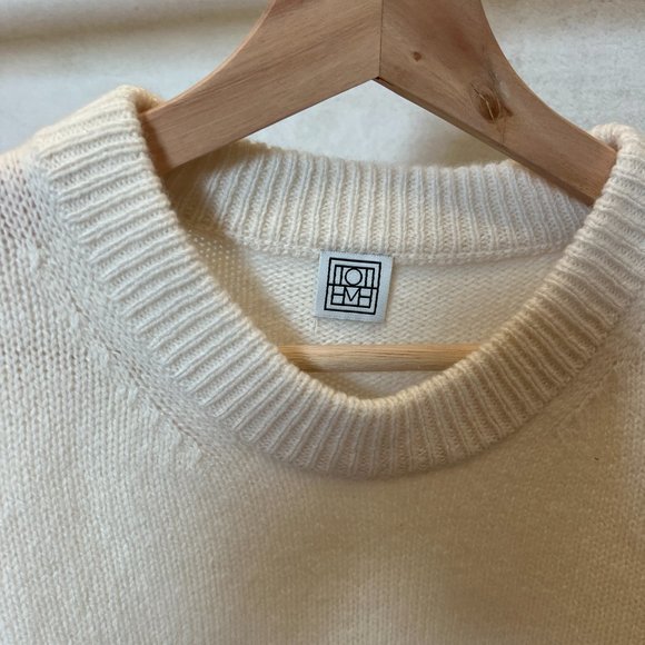 TOTEME Off-White Knit Monogram Sweater Size XS - Picture 4 of 11